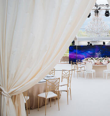 Curtains and side drapes to enhance your stage
