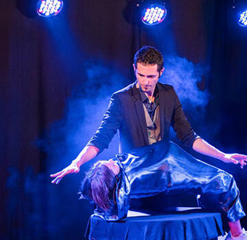 SPECTACLES ET EXPOSITIONS 